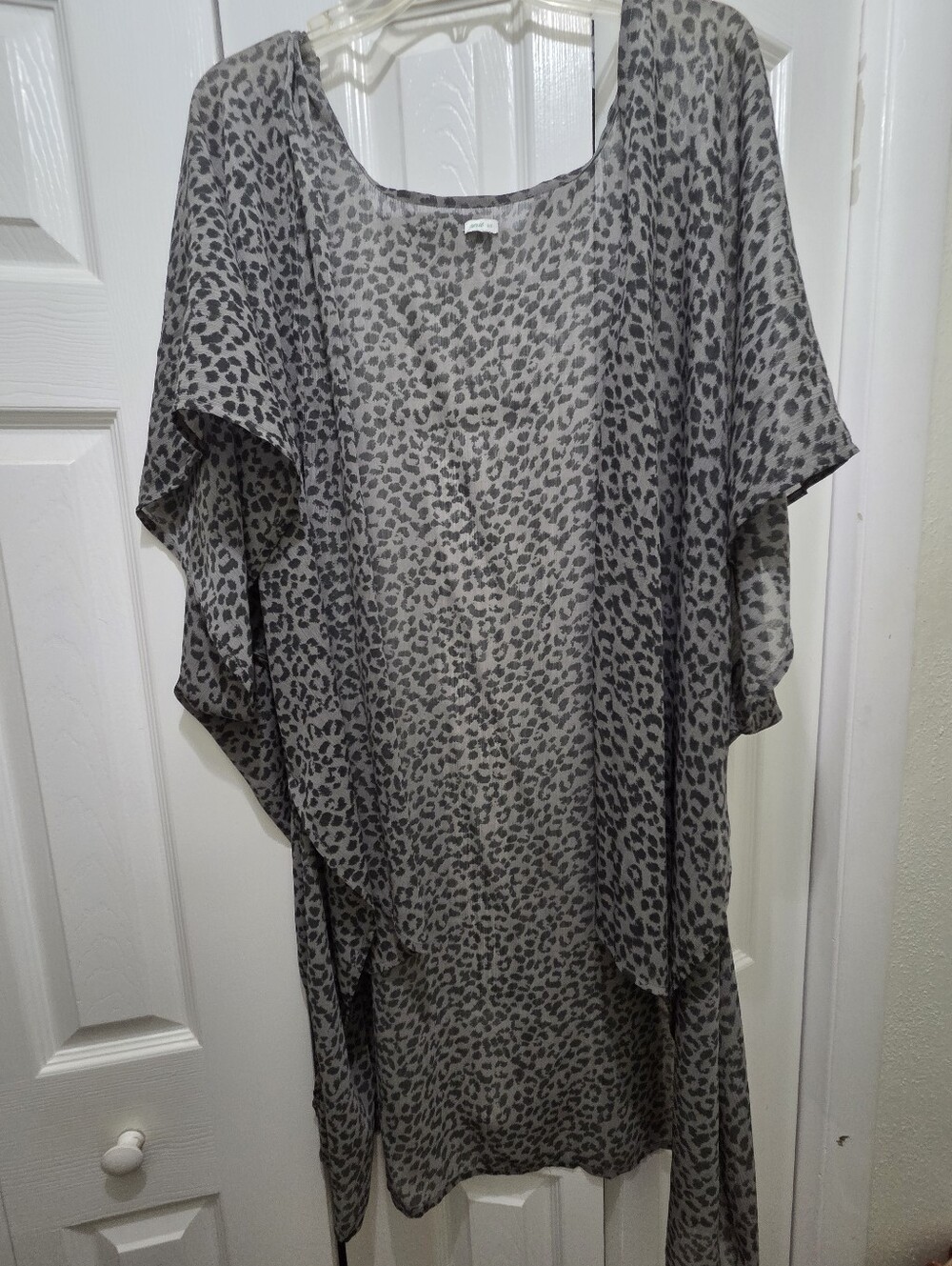 aerie Gray Leopard Print Kimono Tunic